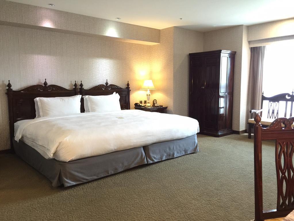 Royal Seasons Hotel Taichung‧Zhongkang Buitenkant foto