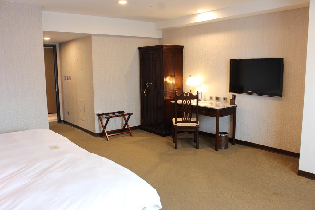 Royal Seasons Hotel Taichung‧Zhongkang Buitenkant foto