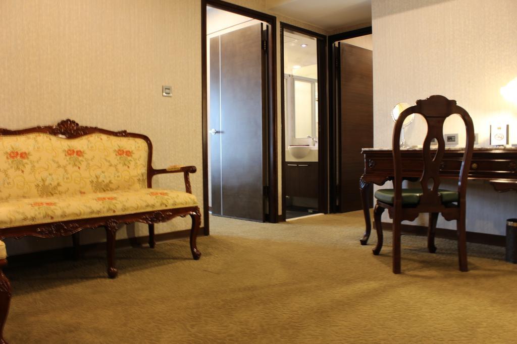 Royal Seasons Hotel Taichung‧Zhongkang Buitenkant foto